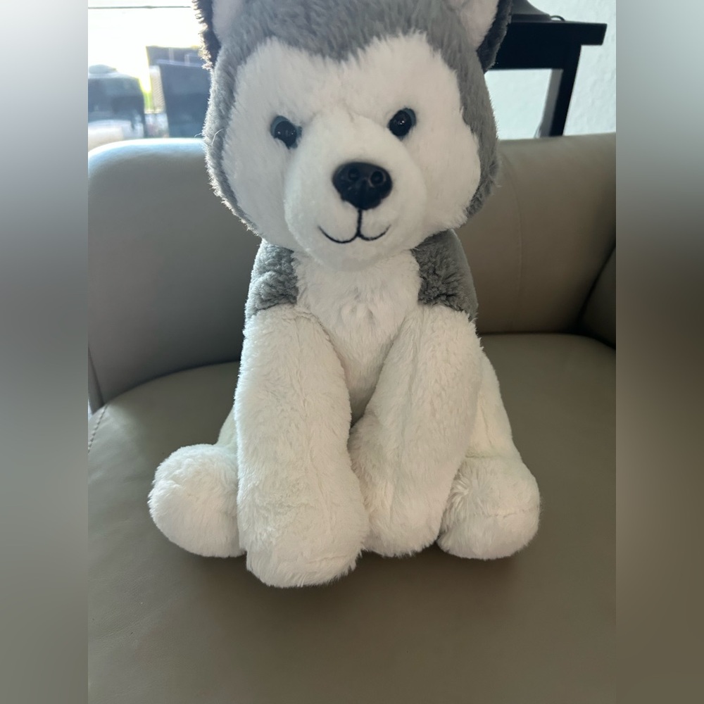 FAO Schwarz Gray and White Husky Plush Toy
